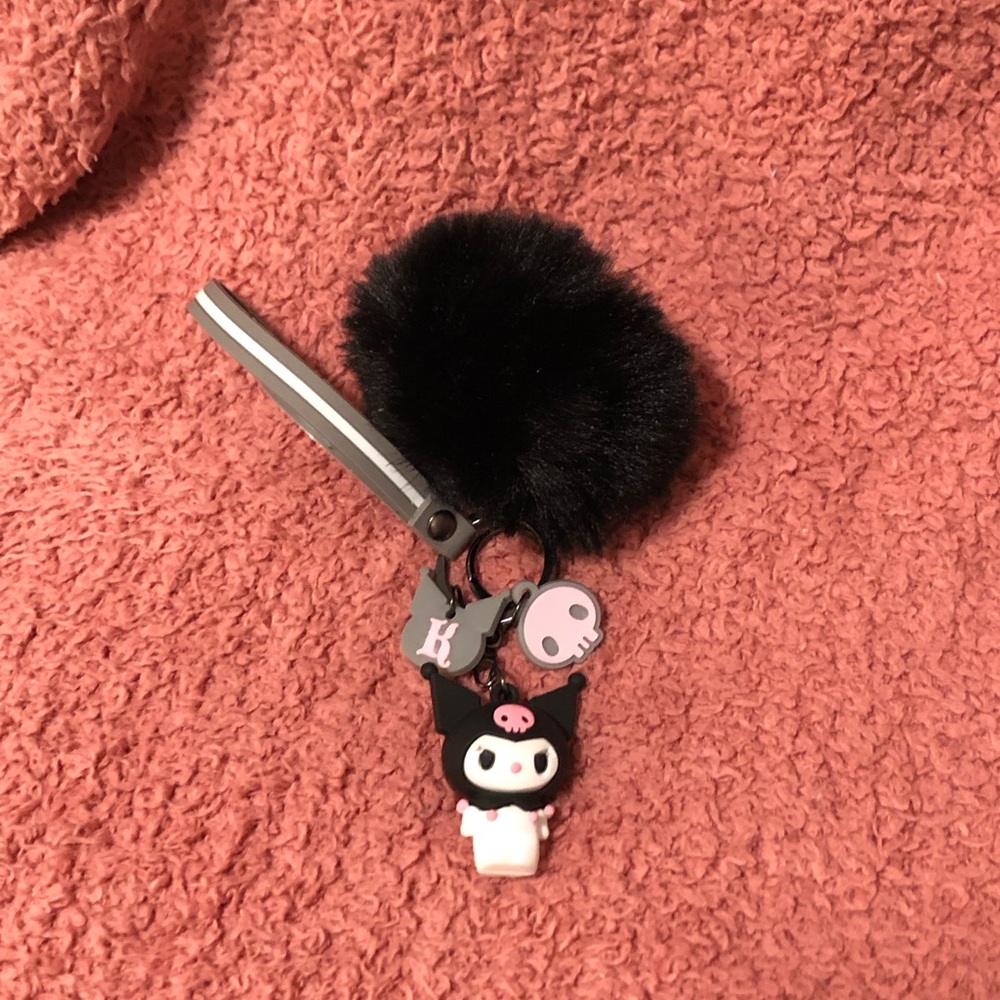 Black Pom Pom Kumoni Keychain - Picture 3 of 4